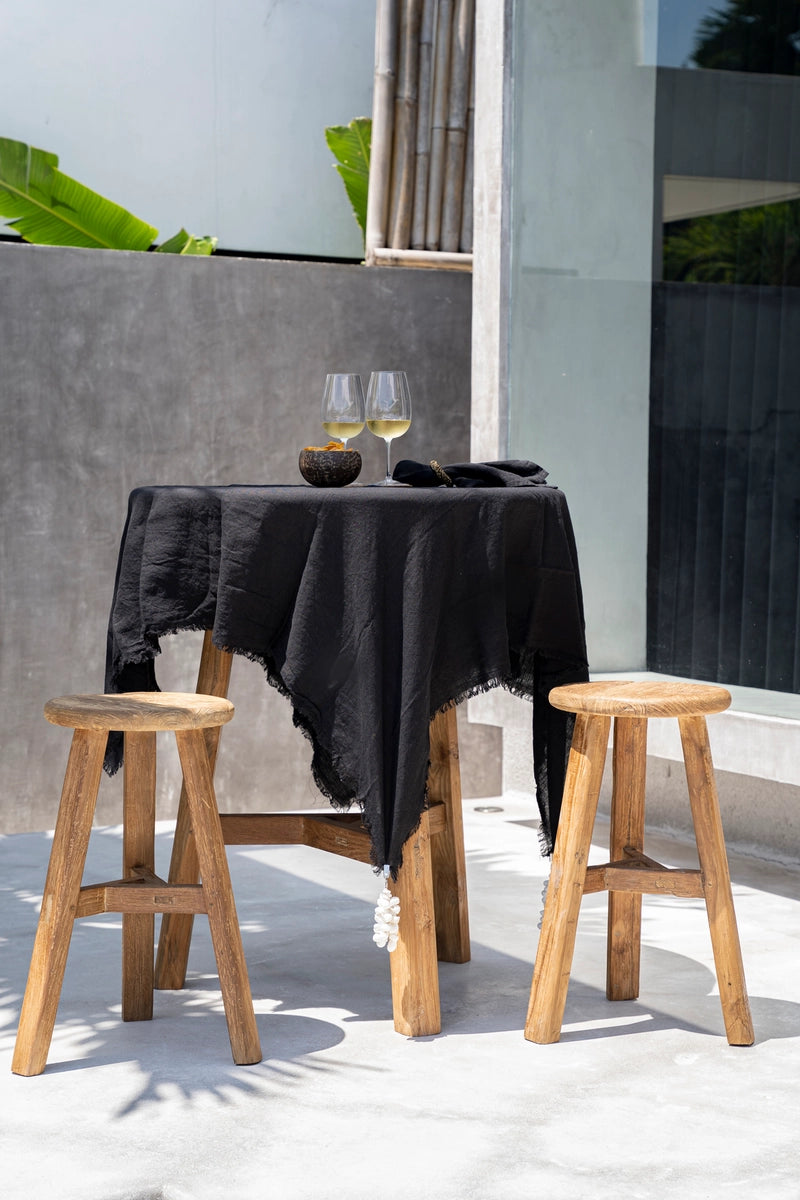 The Linen Tablecloth - Black